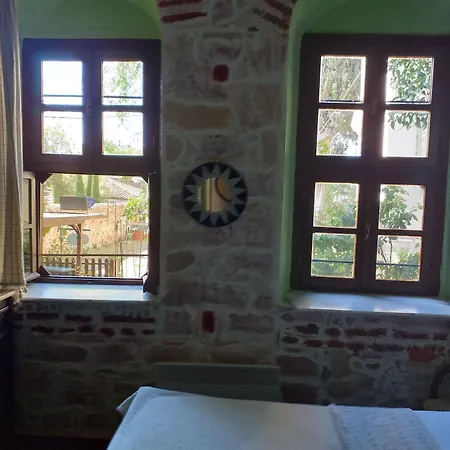 Cunda Zehra Teyzenin Evi Hotel