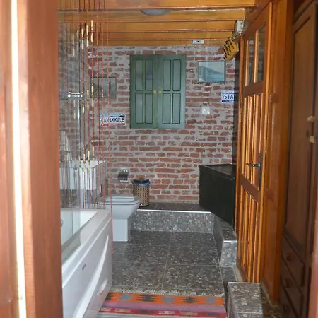 Hotel Cunda Zehra Teyzenin Evi 2*