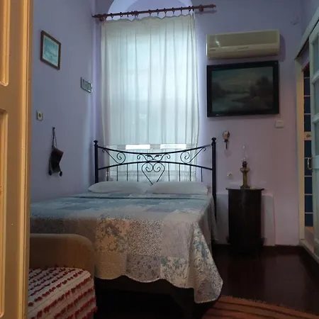 Cunda Zehra Teyzenin Evi Hotel 2*