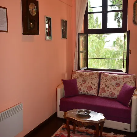 Cunda Zehra Teyzenin Evi Ayvalik