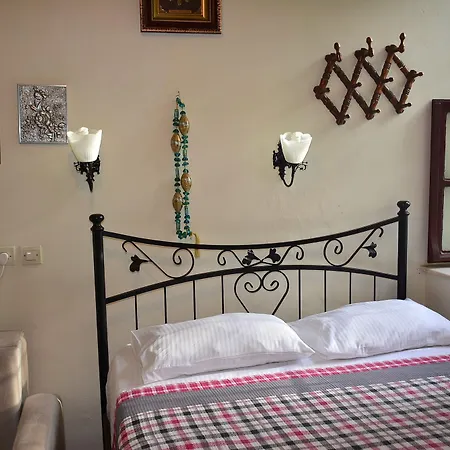 Cunda Zehra Teyzenin Evi Hotel 2*