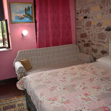 Hotel Cunda Zehra Teyzenin Evi